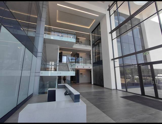36,844M² OFFICE TO LET IN WATERFALL
